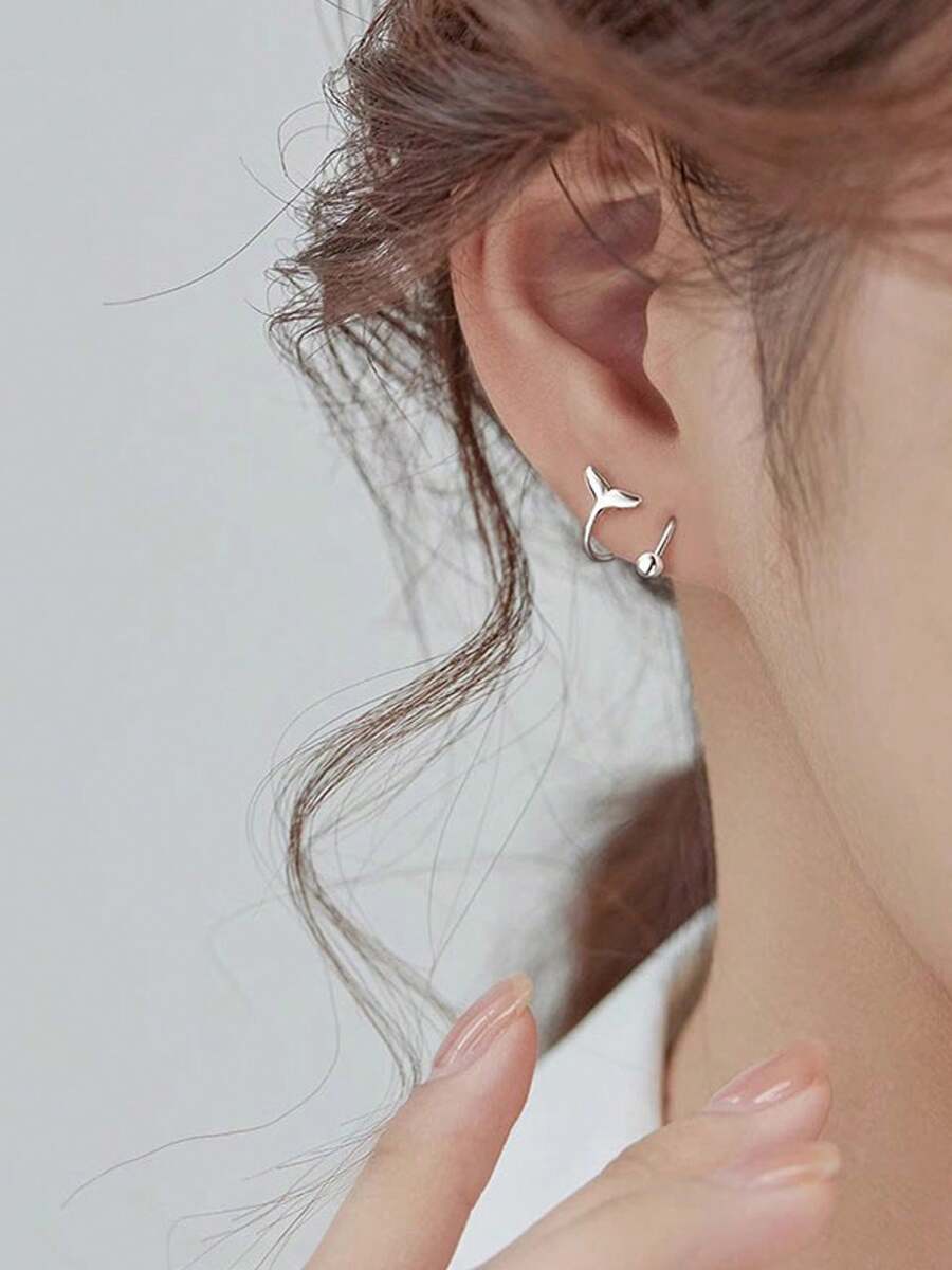 一对简约独特的鱼尾耳环，螺旋设计，小众奢华优雅耳环，适合节日、度假、日常佩戴、派对等场合。