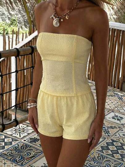 Conjunto de dos piezas de mujer Unadoll de verano, con top sin tirantes con cordones en la espalda y shorts de talle bajo de unicolor, perfecto para citas, vacaciones y fiestas