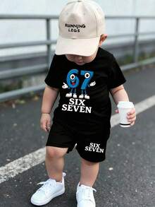 Kortärmad t-shirt och shorts för babypojkar med nummertryck - Svart - Visa 1