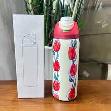OWALA 这款32盎司印花保温水瓶，采用鲜艳的花卉和卡通图案设计。便携式提手可轻松放入车载杯架，32盎司的容量满足您全天的补水需求。这款时尚实用的饮水伴侣是通勤、办公、户外露营和公路旅行的理想之选。 - 彩色 - 查看 3