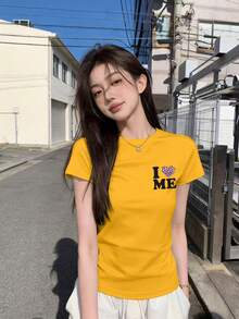 女款心形與字母印花標準肩短袖T恤，美式時尚獨特夏季上衣，休閒黃色 - 黃色 - 查看 5