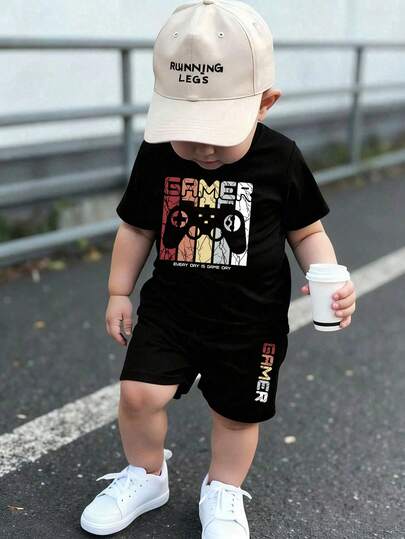 男婴休闲卡通游戏手柄印花短袖T恤和短裤套装，夏季