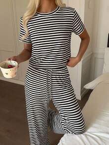 两件套 Y2K 风格女式夏季条纹圆领短袖 T 恤 + 抽绳直筒裤，适合休闲、居家、街头、日常通勤和运动穿着 - 黑白條紋 - 查看 6
