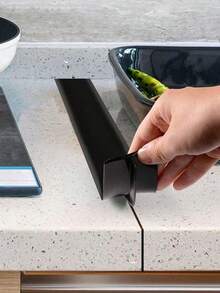 1P2pcs Stove Counter Cover Kitchen Seal, Stove Top Seal, Organic Silicon High Temperature Resistant Kitchen Gap Strip, Kitchen Accessories,Kitchen Decor And Accessories,Home Essentials,Kitchen Organization And Storage,Oil And Dirt Resistant Gas Stove Gap Soft Sealing Strip Silicone Gap Plug Kitchen Stove Counter Gap Cover - Flexible Stove Space Filler,Kitchen Decor,Halloween - 黑色-21吋-1件 - 查看 9