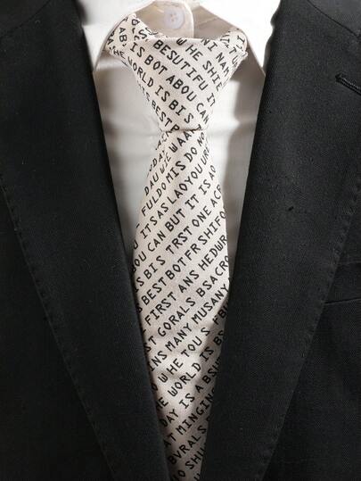 1 chiếc cà vạt nam kiểu báo chí cổ điển in chữ