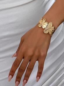 1 chiếc vòng tay hình hoa hồng mạ vàng thời trang, kết hợp yếu tố hoa hồng phương Đông và phong cách phương Tây tạo nên vẻ đẹp độc đáo, phù hợp cho tiệc tùng, làm quà tặng và đeo hàng ngày, vẻ ngoài tuyệt đẹp. - Vàng - Xem 1