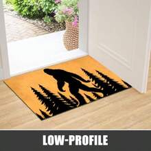 MELODADDY - Felpudo de bienvenida para puerta delantera decoración de porche con parte trasera de goma de 76 2 cm x 45 7 cm 30" x 18" alfombra española para entrada regalo novedoso (Bigfoot - Bigfoot Sasquatch Caminando en el bosque - Ver 5