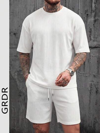 GRDR 2pcs/Set Men's Vertical Striped Textured T-Shirt And Shorts Set, Casual Commuter Comfortable Minimalist