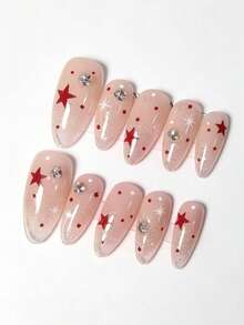 Bộ 10 móng tay này có tên là Star Diamond Red Trace. Mẫu móng này thể hiện kết cấu chuyển màu mượt mà, với các chi tiết ngôi sao và kim cương đỏ nổi bật trên nền hồng như những vệt sao đỏ lấp lánh dưới ánh sáng kim cương. Những tia sáng trắng tạo thêm nét quyến rũ thanh thoát, mang đến vẻ ngoài mềm mại và trang nhã. - Màu Hồng  Dưa hấu - Xem 2