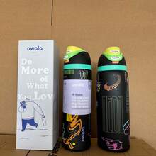 Owala 24盎司保温水瓶，大容量不锈钢真空保温瓶，100%防漏，适合户外徒步、健身，单手按压式开启，可盛装冰镇饮品。外观精致，做工精良，适合户外露营、徒步、健身、骑行和旅行。（杯子上的卡纸颜色随机，以实物为准） - 彩色 - 查看 6