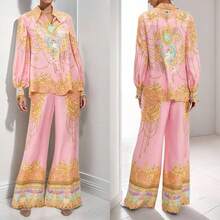 2026 Spring New Arrival Women's Luxury Baroque Print Two Piece Outfit - Pink Long Sleeve Button Down Shirt + High Waist Wide Leg Pants Set, Elegant Vintage Inspired Co-Ord Set For Office Workwear, Casual Daily, Vacation, Brunch & Party, Lightweight Breathable Fabric, Loose Fit For All Body Types, Flattering Silhouette, Sophisticated Gold Chain & Figure Pattern, Comfortable Wrinkle-Resistant Material, Modest Fashion, Versatile Wardrobe Staple, Statement Piece To Elevate Your Spring/Summer Style, Perfect For Weekend Getaways & Special Occasions - 粉色 - 查看 11