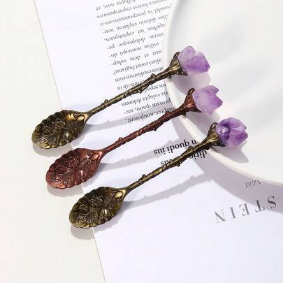 Muỗng pha lê thạch anh tím chạm khắc cổ điển, muỗng trang trí thạch anh tím thô thủ công, muỗng trà cà phê kim loại khắc họa tiết retro, đồ trang trí nhà bếp bằng pha lê chữa bệnh, quà tặng cho người yêu thích pha lê và người yêu thích trà.