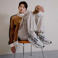 Adidas OZMILLEN 经典轻便多功能厚底运动鞋 - 白色 - 查看 4