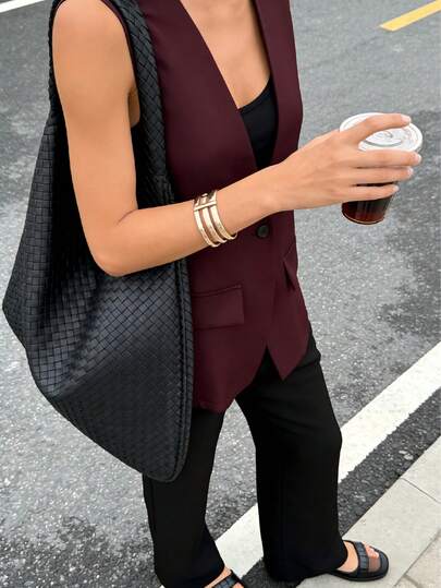 优雅夏季女士无袖西装背心，酒红色，宽松休闲，适合通勤