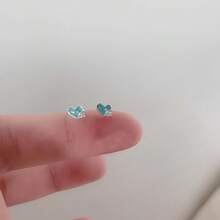 Bông tai hình trái tim dễ thương, phụ kiện trang sức tinh tế, món quà thiết kế độc đáo dành cho bé gái. - Bông tai hình trái tim màu xanh dương - Xem 5