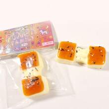 1个芝士麻糬 - 软糯的果冻奶油麻糬口感，趣味十足，适合办公室使用，可作减压玩具、捏捏乐、软萌玩具、指尖玩具、旅行玩具，也是生日礼物、万圣节礼物和圣诞礼物的理想之选。 - 彩色 - 查看 6