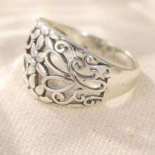 1 pieza Anillo de patrón floral hueco hecho a mano de estilo minimalista vintage, banda ancha plateada, joya de regalo con estilo bohemio, adecuado para mujeres - Plateado - Ver 5