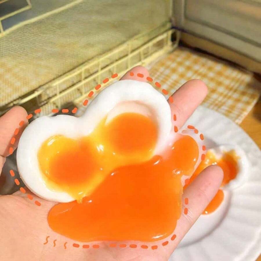 Realistic Soft Yolk Egg Squeeze Toy, Creative Food Prop, Interesting Prank, Visual Aesthetics, Stress Relief Squeeze Toy, Suitable For Teenagers And Adults - Multicolor - View 1
