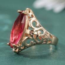 Bague en zirconium rouge synthétique de style vintage élégant pour femme, bijou de femme avec un design floral creux délicat, accessoire pour anniversaire - Doré - Voir 4
