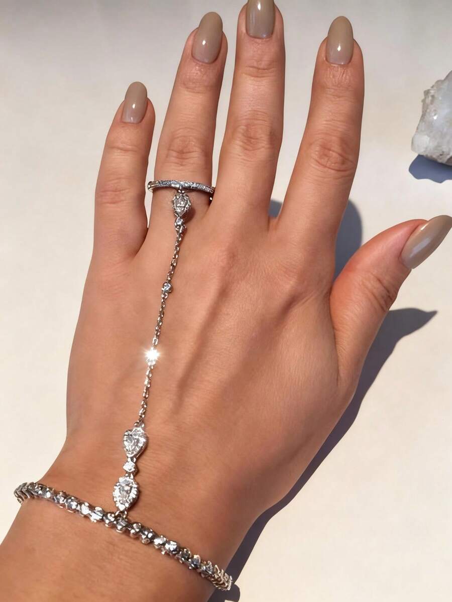 Funkelnder Kubikzirkonia Handketten-Armreif mit Ring für Frauen - verbundener Fingerring-Geschirr-Schmuck für Hochzeit, Abschlussball und den Alltag - Silber - Übersicht 1