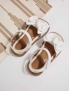 Sandalias con lazo blanco para niñas pequeñas, sandalias de verano para playa con punta abierta y correa ajustable, suela suave antideslizante, lindas sandalias de princesa para niños pequeños - Blanco - Ver 4