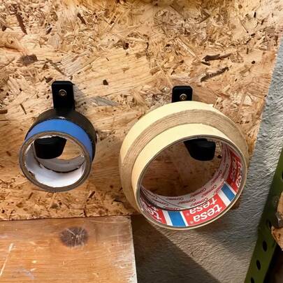 Bộ 2 giá treo băng keo gắn tường, chắc chắn, chống gỉ, dễ lắp đặt, phù hợp cho lối vào, nhà bếp, ban công, nhà để xe, ký túc xá, văn phòng và nhiều nơi khác, tiết kiệm không gian, giúp giữ cho mọi thứ gọn gàng.