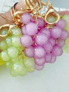 Resin Transparent Beaded Grape Pendant New Creative Student Schoolbag Decoration Keychain Gift, Decorative Accessories Fruit Decoration Bag Chain Pendant Bag Extender Replacement Extension Chain With Chain Pendant Amethyst Grape Protective Cover Pendant New Creative Student Schoolbag Decoration Keychain Gift, - 綠色 - 查看 3
