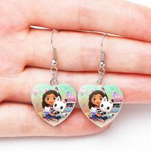 1套/2件 新品热销 可爱 Gabby's Dollhouse 心形时光宝石耳环 女款 - 卡通猫咪仙子角色吊坠耳环，美观饰品，送给女孩和 Gabby's Dollhouse 粉丝的完美生日礼物、新年礼物（随机款式） - 彩色 - 查看 2