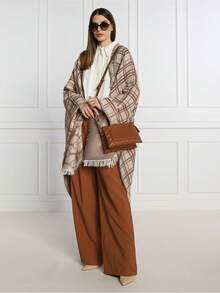 Michael Kors Túi đeo chéo MK Jet Set Charm, túi xách nhỏ dành cho nữ với dây đeo có thể điều chỉnh. - màu nâu - Xem 2