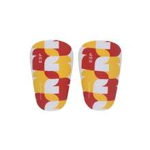 FIFA WRELS 1 双迷你足球护腿板，成人小腿保护套，耐用加厚衬垫保护套，贴合稳定 - 彩色 - 查看 11