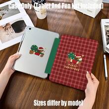 Ốp bảo vệ máy tính bảng gập 3 với khe đựng bút chì. Họa tiết kẻ caro đỏ in toàn bộ bề mặt, ốp gập 3 có khe đựng bút chì, hình chú chó con Giáng sinh và chó Dachshund may mắn. Đặc điểm của ốp bảo vệ máy tính bảng: Thiết kế chân đế gập 3, mặt trái có bề mặt mờ, mặt lưng mềm trong suốt, khe đựng bút chì tích hợp, các đường cắt chính xác, nhẹ và dễ mang theo. Tương thích với các máy tính bảng phổ biến: Mini 4/5 (7.9 inch), Mini 6 (8.3 inch), 9.7 inch, 10.2 inch, 10.5 inch - Thiết kế chú cún Giáng sinh - Xem 4