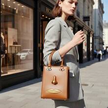 High-End Fashion Genuine Leather Women's Handbag With Personalized Portrait Pattern Vintage Tote Bag - 彩色 - 查看 3
