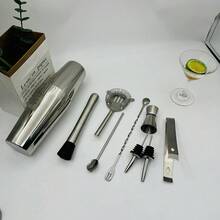 5/6/9件套 450/600/750毫升 专业不锈钢波士顿鸡尾酒调酒器套装，经典银色镜面抛光，包含量酒器/吧勺/滤网/冰钳/捣棒，适用于家庭/酒吧/派对/节日庆典的调酒工具 - 查看 5