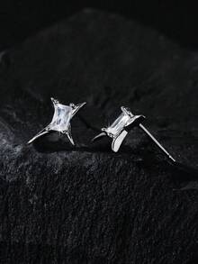 1 Đôi bông tai hình ngôi sao bốn cánh bất đối xứng độc đáo, bông tai unisex không gây dị ứng, phù hợp với nhiều phong cách, thích hợp cho các dịp lễ hội và đeo hàng ngày. - Bạc - Xem 4