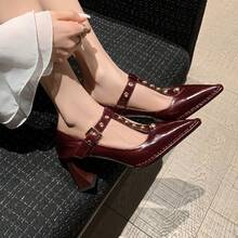 Tacones altos puntiagudos con tacones gruesos y remaches, zapatos Mary Jane con diseño hueco, adecuados para combinar con faldas, zapatos de mujer. - Beis - Ver 4