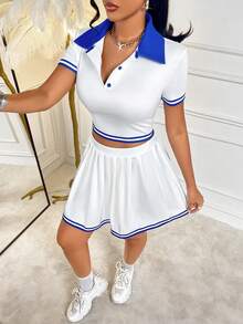 AIJ Bộ đồ hai mảnh màu trắng thanh lịch của Amarilo dành cho nữ, gồm áo polo cổ bẻ màu xanh tương phản và chân váy xếp ly, chất liệu vải co giãn vừa phải, phù hợp với phong cách thường ngày. - trắng - Xem 3