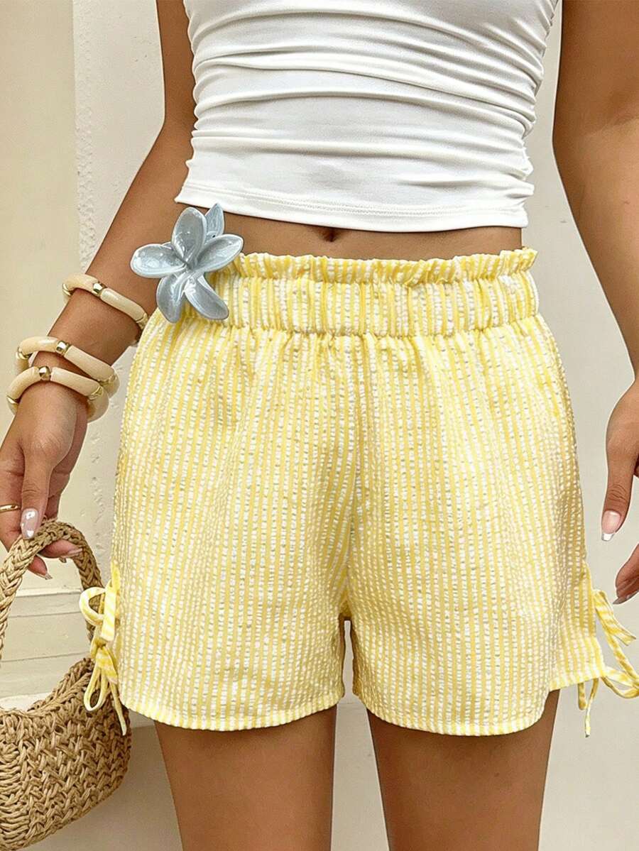 夏季黄白条纹纹理弹力腰休闲短裤，弹力腰带蝴蝶结设计，宽松度假沙滩甜美少女短裤，甜美少女度假百搭显瘦热裤 - 黃色 - 查看 1