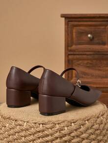 Black Patent Two-Tone Square Toe Bow Block Heel Pumps – 5cm - Redwood - View 6