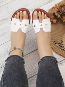 Sandal đế bằng nữ, đính đinh tán, kiểu dáng slip-on, quai chéo, thích hợp cho kỳ nghỉ. - trắng - Xem 7
