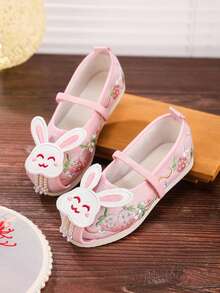 Nuevos zapatos de estilo chino Hanfu, zapatos de tela bordados con cabeza de conejo de suela blanda y cómoda para niñas - Rosa - Ver 5