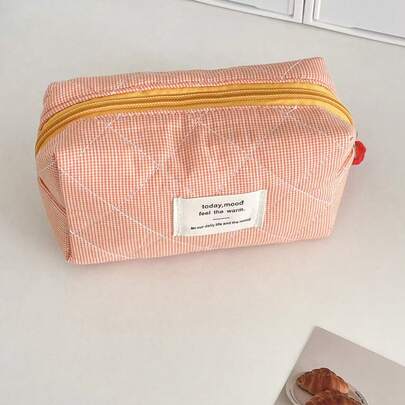 1pc White Floral Plaid Quilted Cosmetic Bag, Fashion Casual Style, Large Capacity Multi-Functional Makeup Pouch For Lipstick, Sanitary Napkin, Coins, Keys, Earphones, Charging Cables And Other Small Items