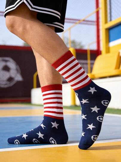 1双男士中筒袜，透气舒适，弹性十足，时尚红白蓝条纹运动袜，专为男士设计，适合休闲和比赛日穿着。