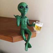 1件树脂外星人饮酒雕像 - 一款充满想象力和趣味性的太空主题装饰品。非常适合摆放在书桌或书架上。是科幻迷的完美礼物，也是圣诞节、节日或赠送亲朋好友的绝佳选择。适用于节日装饰和科幻主题房间装饰。| 有趣的外星人设计 | 精湛工艺，外星人主题装饰，家居装饰，户外花园雕塑 - 外星人 - 查看 5