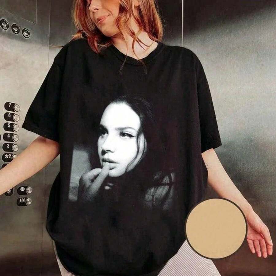 Vintage Lana Del Reys Tour T-Shirt Ultraviolence Gift For Women Men Unisex Big Face Graphic Photo BW T-Shirt (1) - màu đen - Xem 1