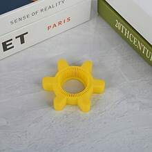 1个3D打印塑料开瓶器，家用厨房旋转开瓶器，辅助开瓶器，符合人体工程学设计，手动塑料瓶罐开瓶器 - 无需电池，易握旋转瓶盖设计，齿轮状。适用于软饮料和饮料瓶，实用厨房工具，小巧坚固，适合日常使用，多种颜色可选，轻便易携，可爱小巧。 - 彩色 - 查看 16