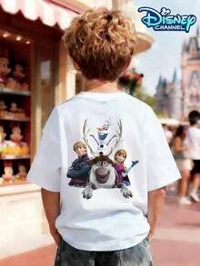 This Disney Frozen Themed T-Shirt For Boys Aged 4-12 Features A Classic Ice-Themed Print Of The Four Main Characters. The Front Displays Miniature Portraits Of The Four Characters, While The Back Features A Creative Design Of Olaf Surrounded By Antlers, With Anna And Kristoff On Either Side, Capturing Heartwarming Moments From Their Snow Adventure. The Refreshing Ice-Themed Color Scheme Paired With The Endearing Characters Creates A Cozy And Stylish Look. It Can Be Paired With Wide-Leg Jeans, Cargo Shorts, Athletic Joggers, Or Casual Sweatpants, Making It Suitable For Occasions Such As Disneyland Visits, School Activities, Outdoor Camping, Family Outings, And Birthday Parties. It Is Breathable And Sweat-Wicking, Offering Both Comfort And A Fashionable Look. - 白色 - 查看 2