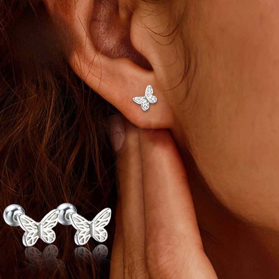 一对图案蝴蝶耳钉，适合日常佩戴，也可作为母亲节、情人节、毕业礼物。