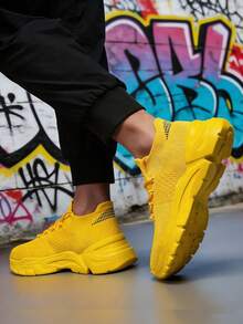 Zapatillas deportivas amarillas para hombre, resistentes, con suela exterior reforzada y diseño antideslizante, ideales para actividades al aire libre, el trabajo o la escuela. Un regalo práctico. - Amarillo - Ver 5