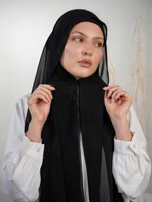 一件式三合一速戴雪纺头巾，内置磁铁和底帽/一体式速戴头巾 - 无需别针，防滑贴合，几秒即可轻松佩戴。适合日常搭配长袍、户外活动、祈祷和朝圣、海滩、度假等场合。 - Magnetic Instant Hijab - 查看 18