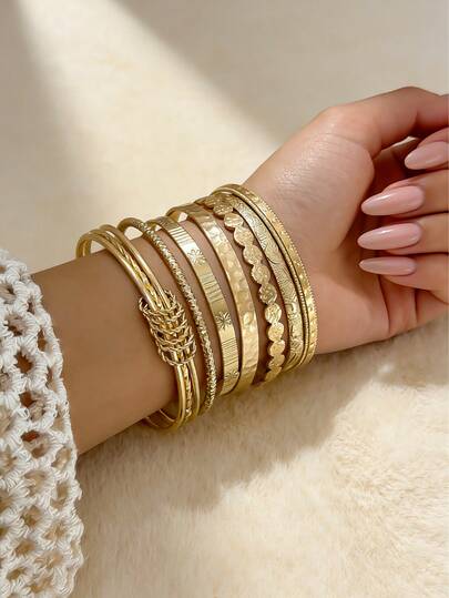 7Pcs/Set Punk Gold Color Bracelets For Women Streetwear Goth Coin Heart Prints Metal Design Open Bangle Fashion Jewelry Gifts